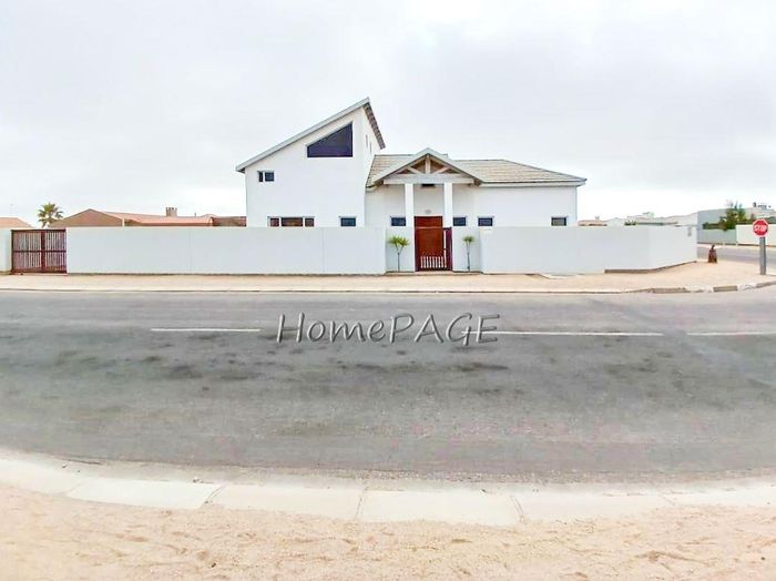 Property #2220904, House pending sale in Swakopmund Ext 9