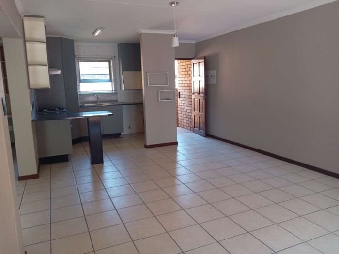 2-Bedroom Apartment To Rent in Bedfordview Central with pool access and secure parking.