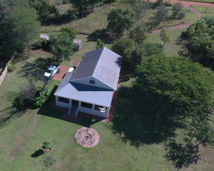 Cottage to Rent in Tiegerpoort: Private garden, large verandah, pet-friendly, includes services.