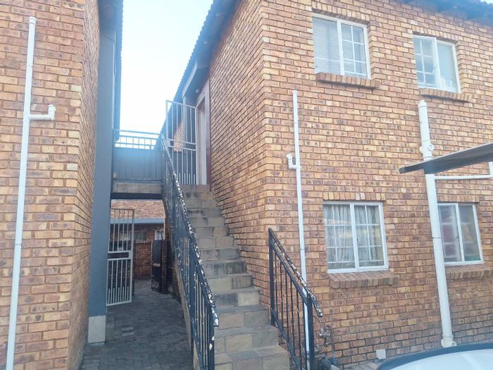 2-Bedroom Apartment in Andeon To Rent with 24/7 Security and Private Patio.