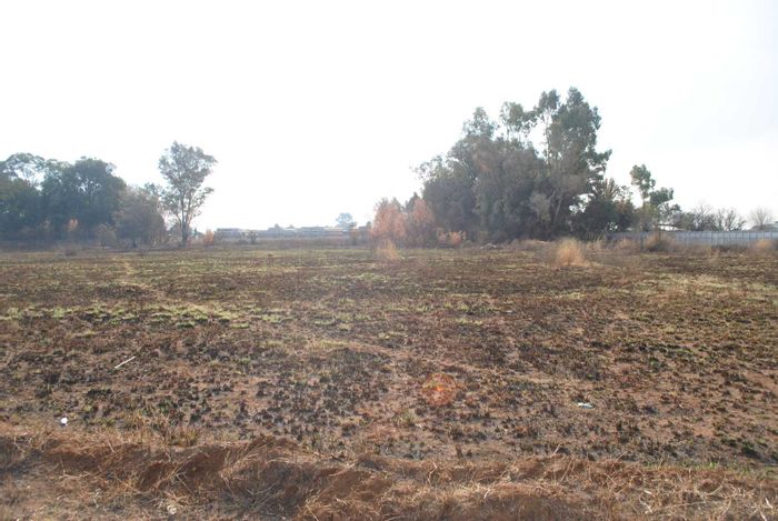 Kliprivier For Sale: Vacant Residential Land, 1000 m², zoned for two houses.