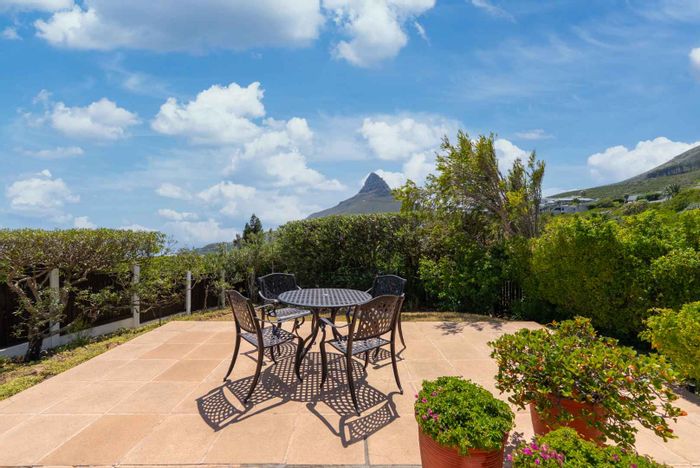 Camps Bay House For Sale: 3 beds, 2 baths, garage, sea views, garden.