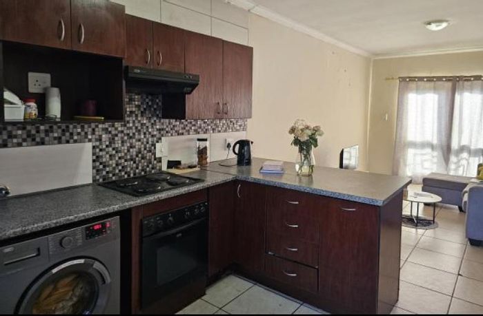 Spacious 2-Bed Apartment for Sale in Brits Central, Close to All Amenities!