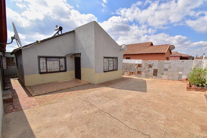 Property #2229076, House for sale in Leboeng Section