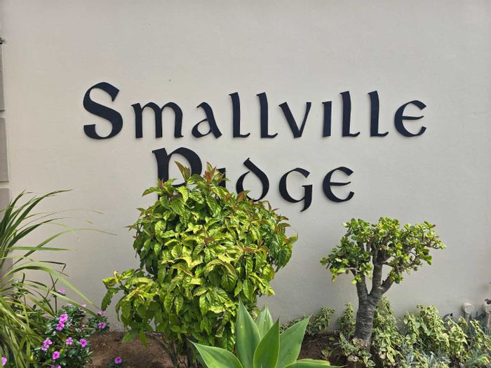 For Sale: Kabega Townhouse with 3 beds, double garage, gym, and pool access.