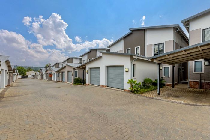 Property #2217584, Townhouse for sale in Rivonia