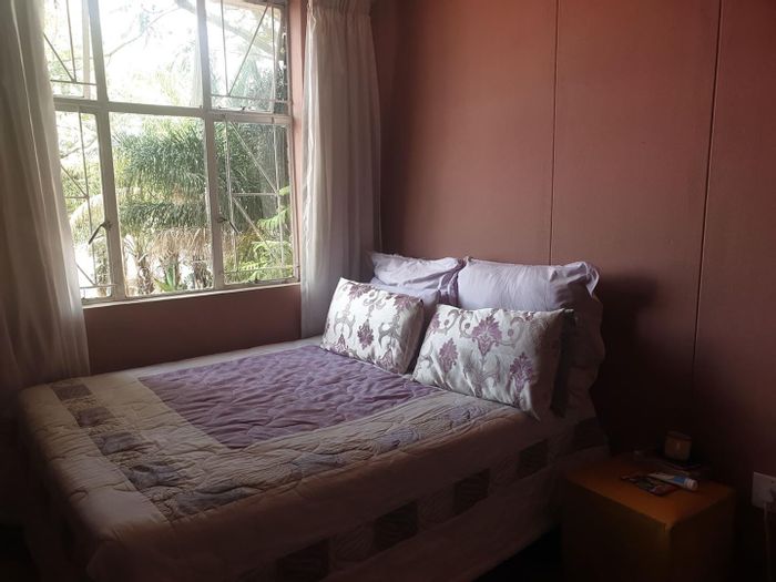 For Sale: 2.5 Bedroom Apartment in Silverton Ext 7, near schools and transport.