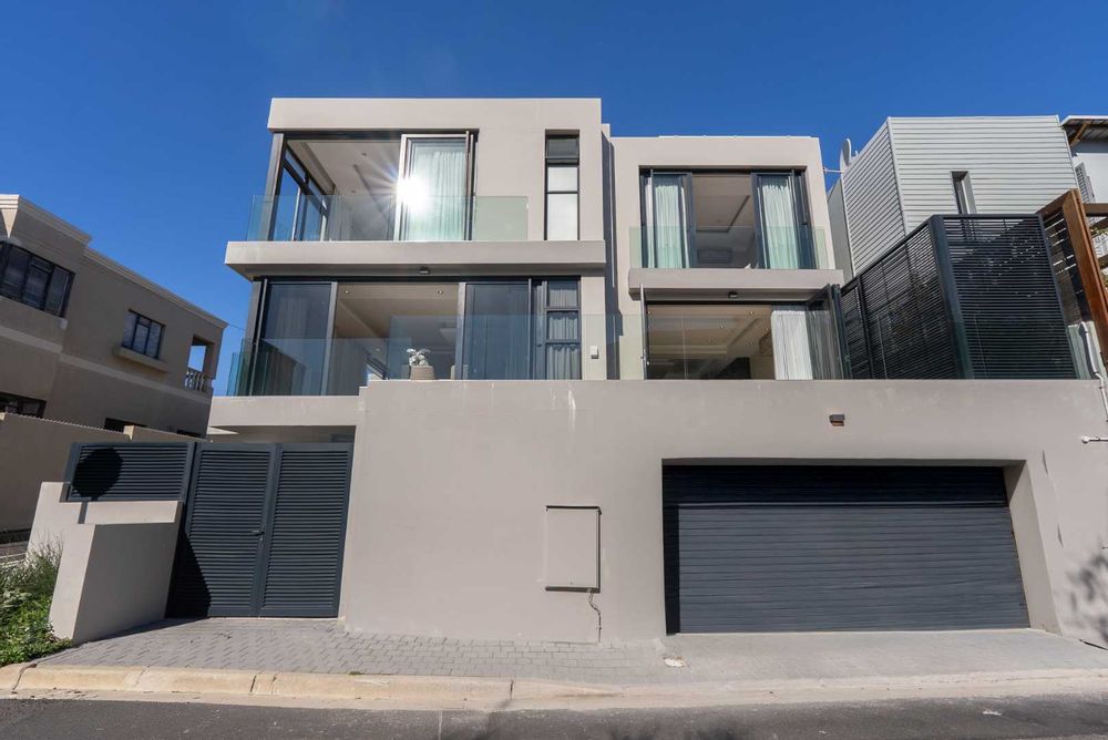 Luxury Townhouse over three levels