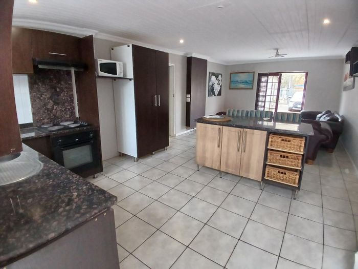 Property #2406731, Cottage Rental Monthly in Moregloed