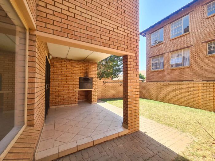 Hazeldean Apartment To Rent: 2 Beds, 2 Baths, Garage, Pet-Friendly, Loadshed-Free.