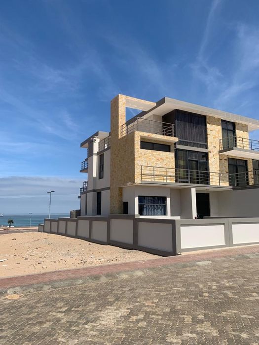 Stunning 5-Bedroom House for Sale at Afrodite Beach, Modern Design