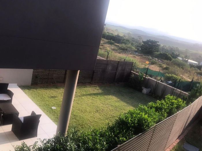 2-Bedroom townhouse in Ballito Central with pool, garden, and secure estate. To Rent.