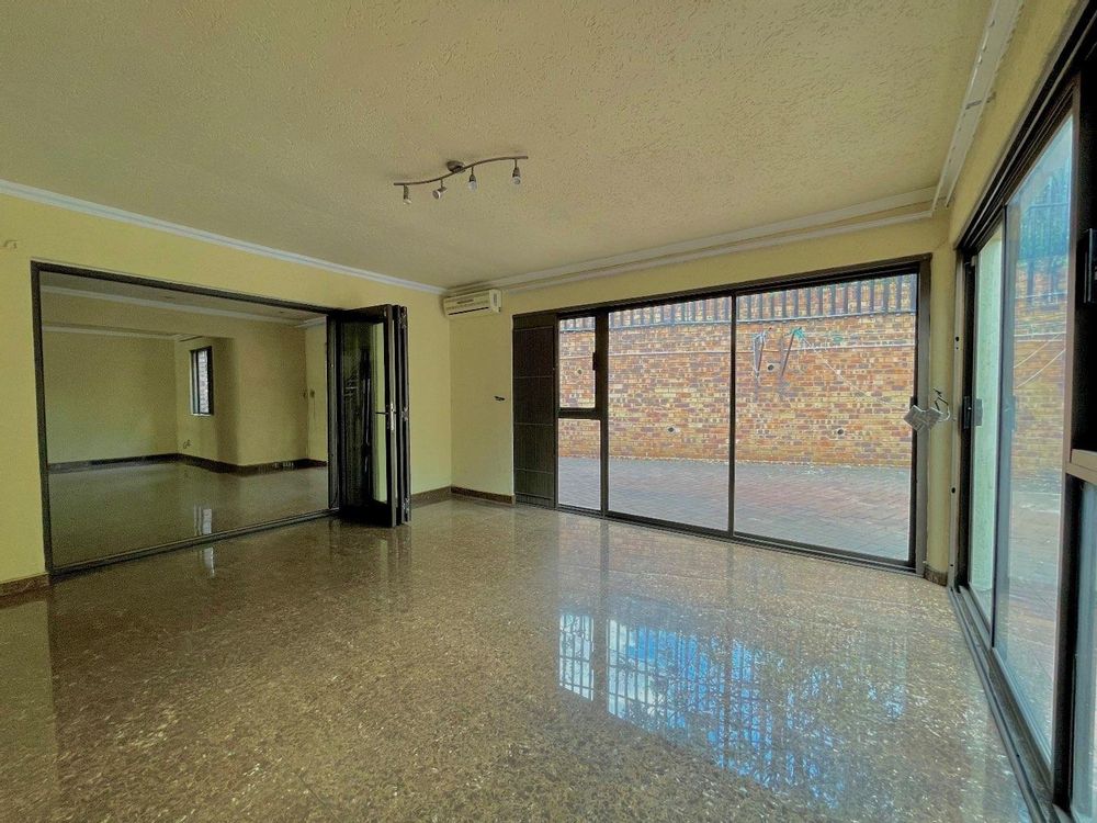 Sunroom access from the dining room