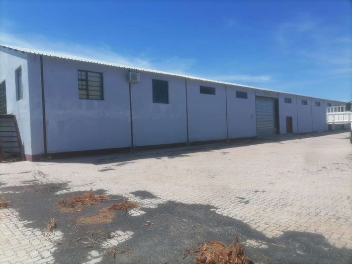 For Sale: Business property in Ondangwa Central with versatile space and ample parking.