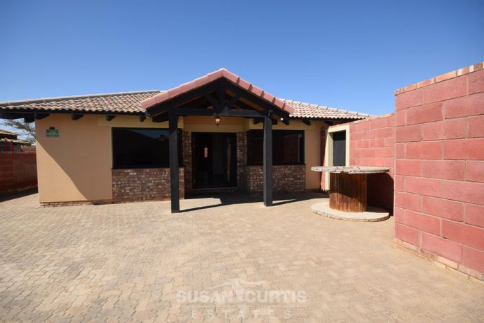 Ocean View House For Sale: 3 bedrooms, double garage, open plan living, BBQ area.