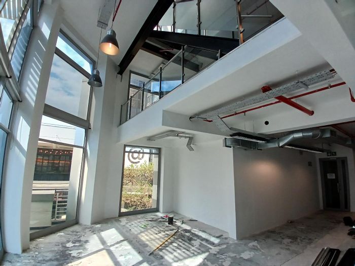 To Rent: Versatile 352 sqm office in Rosebank, near The Zone Shopping Centre.