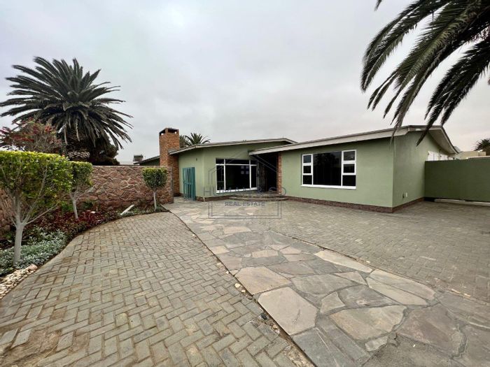 Property #2400941, House For Sale in Meersig