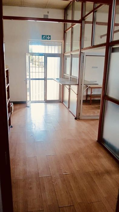 Office Space To Rent in Vryheid Central with 3 Rooms and Utilities Included.
