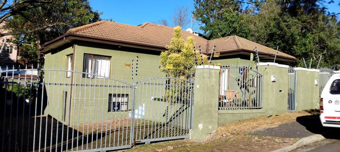 Cottage in Boston To Rent: Ensuite bedroom, shared kitchen, garden, secure parking.