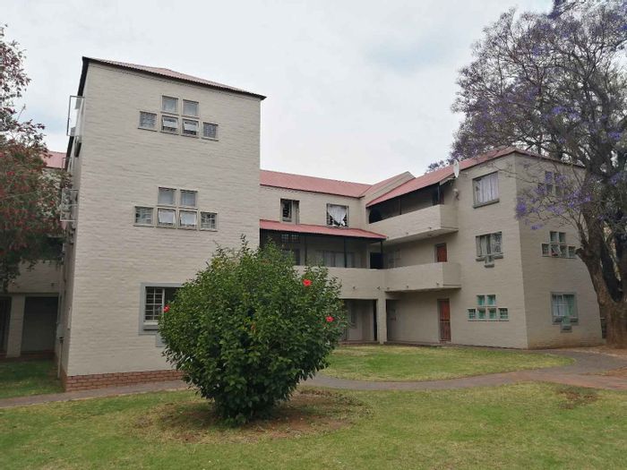 For Sale: Apartment in Hatfield, near University, transport, and Hatfield Plaza.