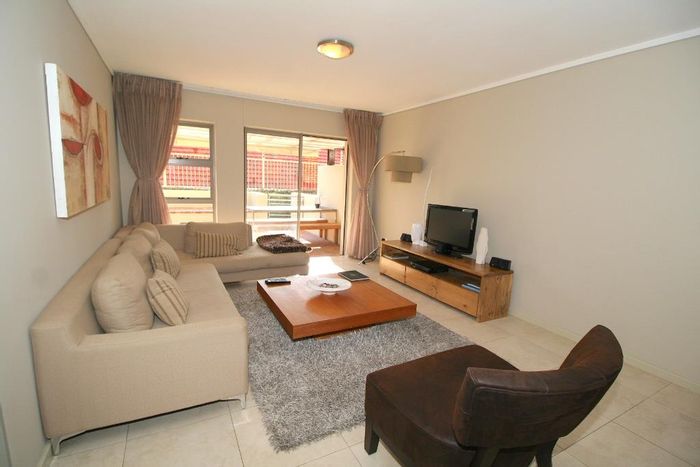 Property #1006908, Apartment pending sale in Sea Point