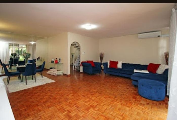 Sandown Townhouse For Sale: 3 beds, inverter, pools, security, near Gautrain.