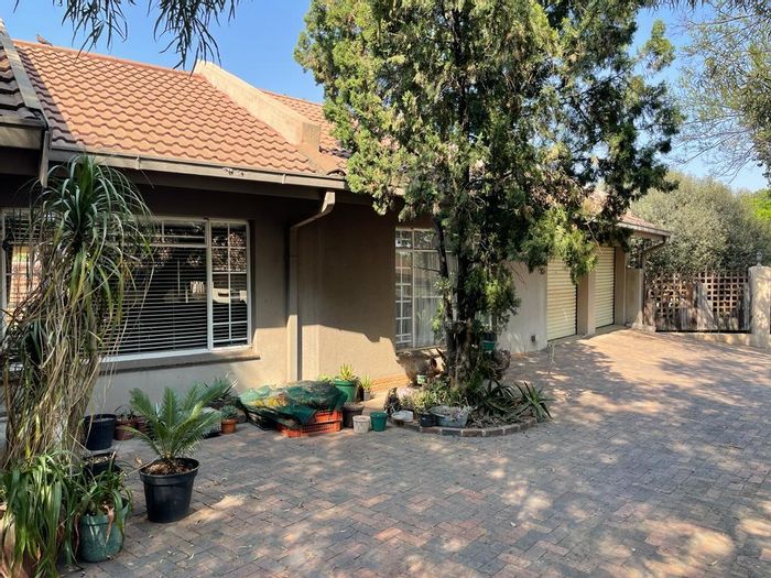 Property #2097290, House for sale in Vaalpark