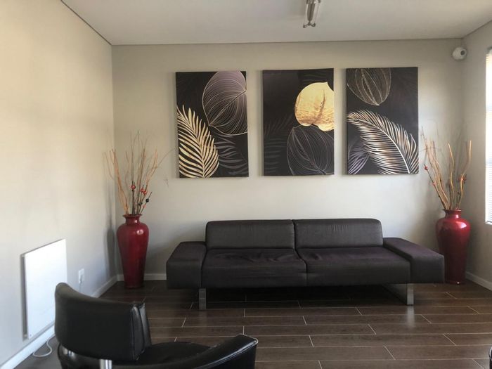 Office to Rent in Illovo: 128m², high-speed Wi-Fi, boardrooms, secure parking.