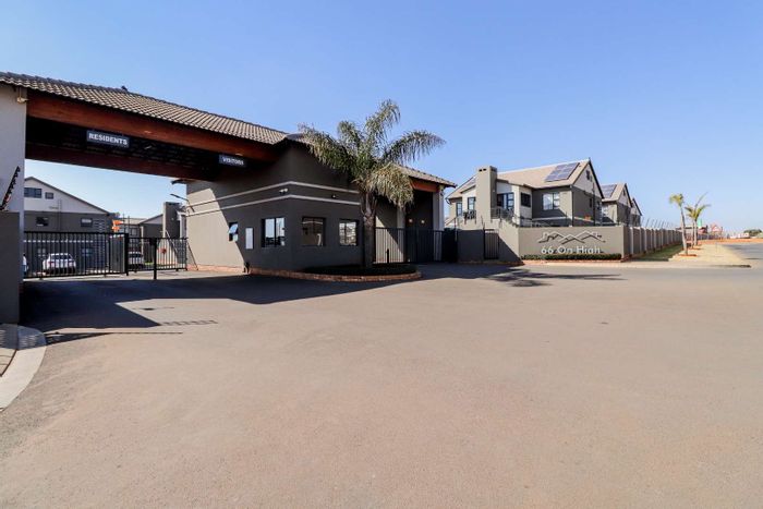 Modern Townhouse For Sale at Nortons Home Estate - Must-See Features!
