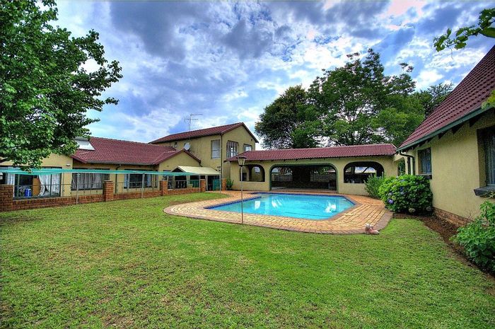 Spacious Brackenhurst house for sale, features dual entrances, pool, and large rooms.