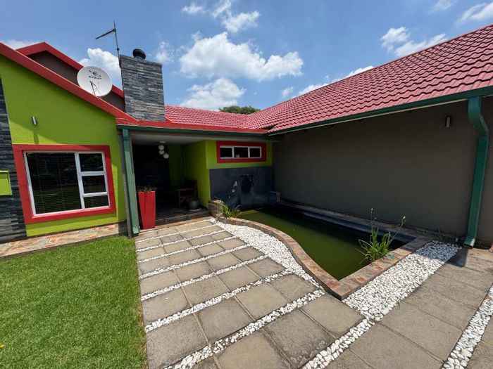 For Sale: Spacious Brackendowns House with entertainment areas, pool, and security features.