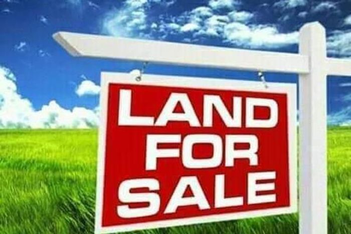 Kleine Kuppe Vacant Land For Sale: 600m² near Gymnasium School, cash buyers only.