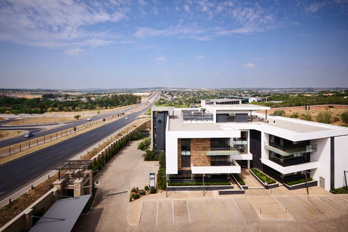 Office Space To Rent in Steyn City: Flexible options, meeting rooms, coworking available.