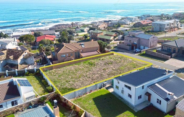 For Sale: Vacant Land Residential in Perlemoenbaai with permanent sea view.