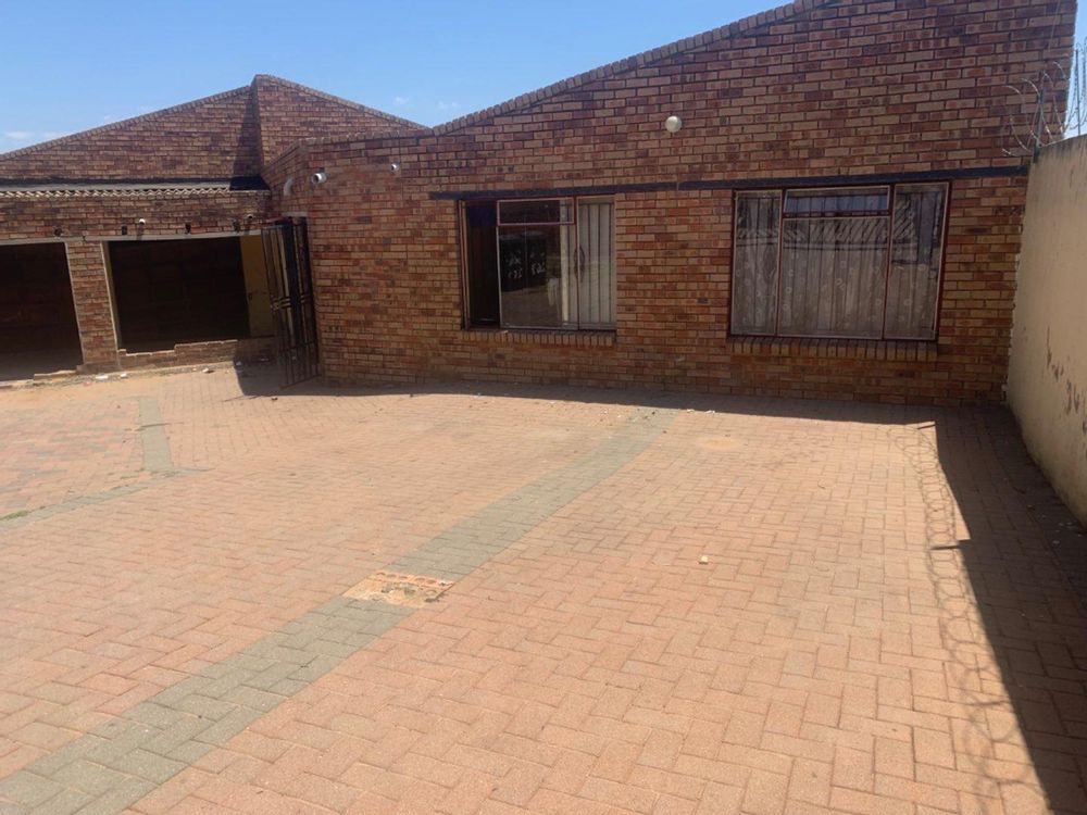 Lombardy East House For Sale Multiunit rentals, high potential