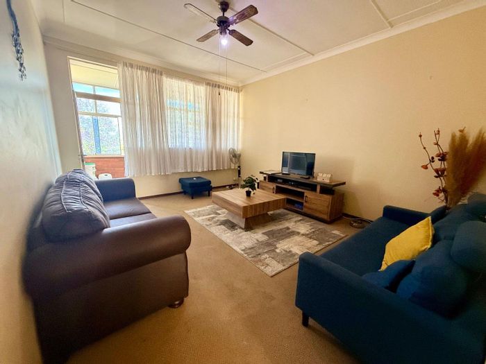 2-Bedroom Apartment in Vryheid Central For Sale with Enclosed Balcony and Secure Parking.