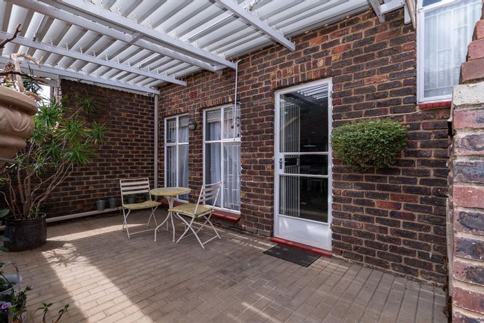 2-Bedroom Townhouse for Sale in Norkem Park with Garage and Courtyard Access.