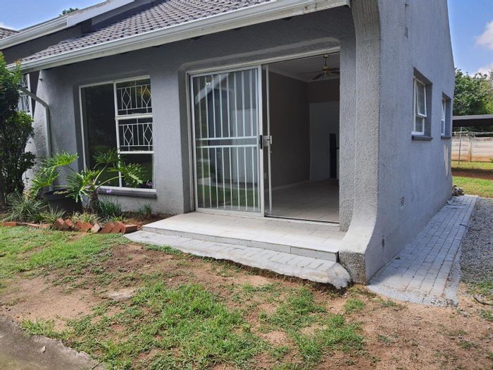 Cottage To Rent in Randpark: Secure, spacious, includes water and WiFi.