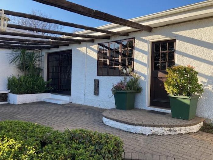 Property #2172149, House rental monthly in Craighall Park