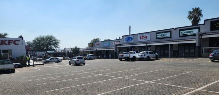 Retail Space To Rent in Silverton Village, 100m² with high visibility and amenities.