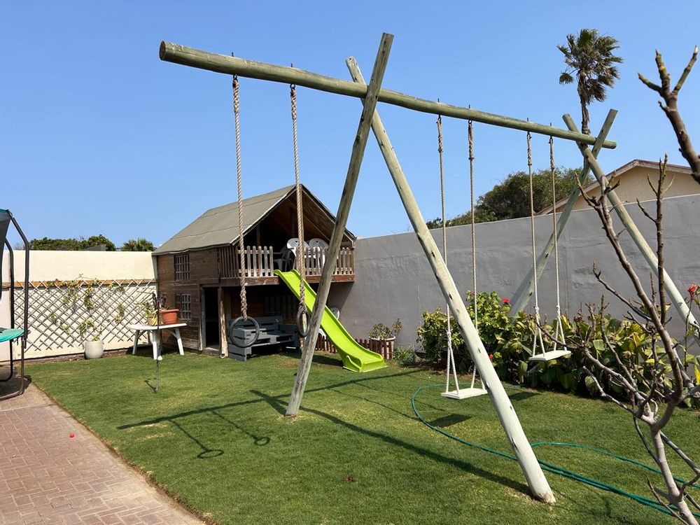 Back garden - very safe area for children to play