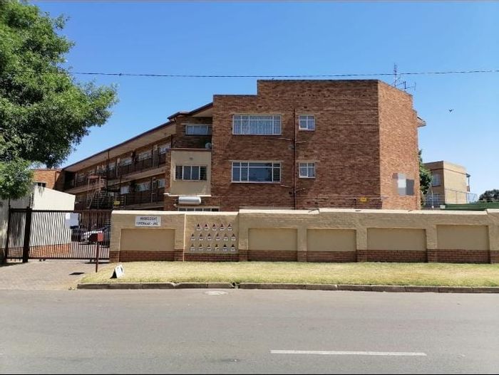 Property #2201371, Apartment for sale in Kempton Park