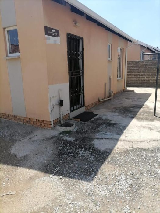 Property #2221352, House rental monthly in Savanna City