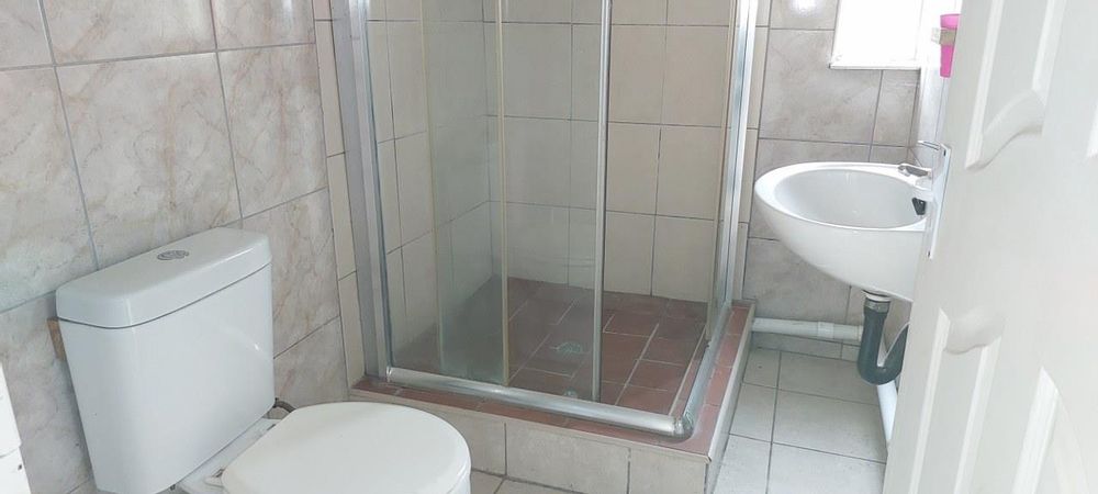 Flatlet 3 bathroom