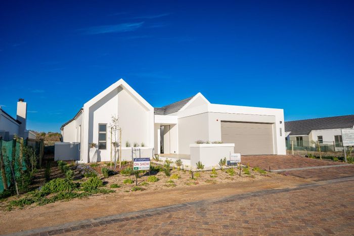 Property #2239157, House for sale in Langebaan Country Estate