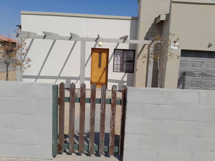 House for Sale in Matatura: 2 bedrooms, en-suites, indoor BBQ, remote garage.