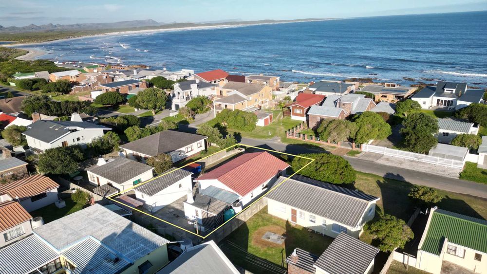 Our House  - marked in the yellow block. only 2 rows of Houses in between us and the Sea.