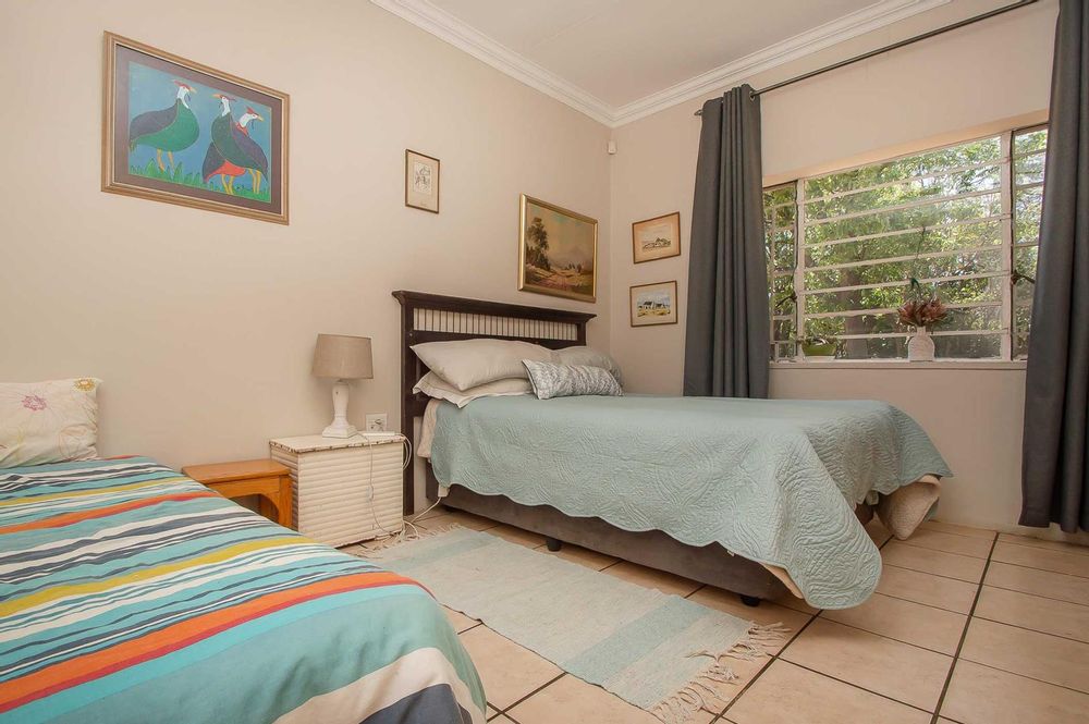 Oversized 2nd bedroom