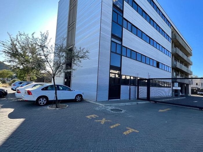 Property #2075197, Office sold in Klein Windhoek