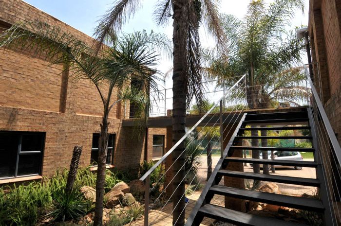 To Rent: Apartment in Bronkhorstbaai with waterfront views, garage, and security.